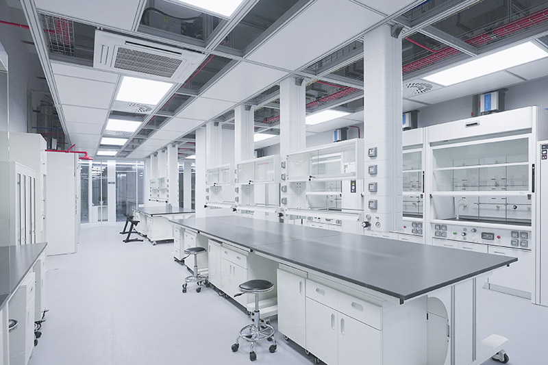 新巴尔虎右实验室革新：安全与科技的现代融合